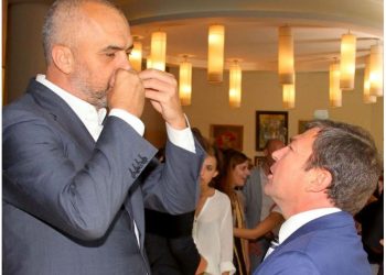 Edhe në burg të shkojë është miku im –