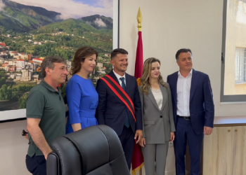 Melyshi, zyrtarisht Kryebashkiak i Mirditës. Opozita merr edhe Kreun e Këshillit –