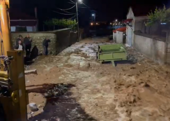 Situatë e rënduar nga përmbytjet, përrenjtë dalin nga shtrati –
