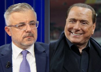 ‘Solli programe me vajza me gjoksin jashtë’, ç’deklaron Sejamini për Berluskonin –