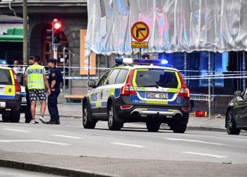 Të shtëna me armë zjarri në Suedi, vritet një 15-vjeçar, plagosen 3 të tjerë –