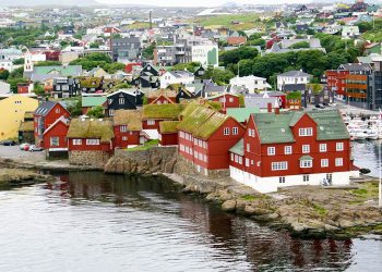 “Në mes të asgjësë”, ja çfarë e pret Kombëtaren në Faroe –