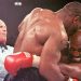 Shkaktoi polemika të zjarrta/ Si sot 26 vjet më parë, Tyson kafshoi veshin e Holyfield –