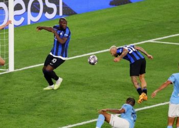 Lojtar patetik, a po përpiqet që… –