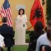 Shqiptarët më pritën me bukë, kripë e zemër, shpresoj që kështu t’I ndodhë edhe ambasadorit të ri –
