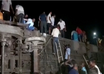 Treni del nga shinat, 50 të vdekur –