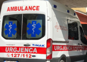 Dëmtohet në fabrikë punonjësja 49-vjeçare, dërgohet në spital –