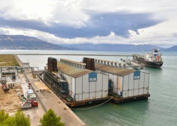 Supertenderi i KESH, 100 mln dollarë për naftën e anijeve të Vlorës –