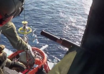 Anija e peshkimit ndaloi për 7 orë, dhe më pas u përmbys –