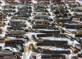 Shkatërrohet banda në Austri, sekuestrohen drogë dhe armë