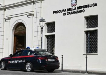 Mega-operacion në Kalabri, lëshohen 43 urdhër-arreste për shkëmbim votash, tenderë të manipuluar, mashtrime dhe shoqata mafioze –