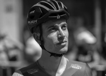 Tragjedi në “Tour de Suisse”/ Çiklisti zviceran vdes pas aksidentit në garë –