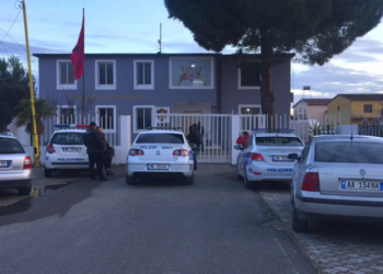 I riu godet me sende të forta 31-vjeçarin dhe qëllon me armë në Divjakë –