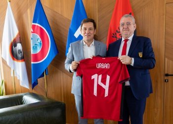 Atmosferë madhështorë për ekipin dhe tifozët… –