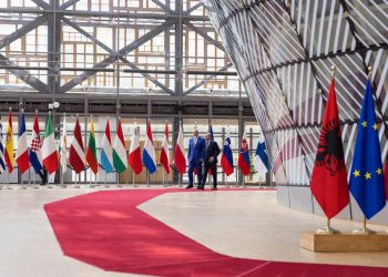 Rajoni s’mund të merret zvarrë nga një konflikt i kotë. Kosova, jo pëlhura ku projektohen ëndrrat e Kremlinit –