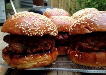 Si të bëni hamburger me mish qingji –