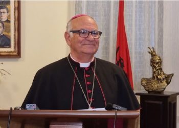 Imzot Angelo Massafra uron besimtarët myslimanë për Kurban Bajramin –