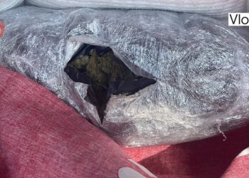 Kapen me kanabis në makinë, arrestohet çifti i të rinjve në Vlorë –