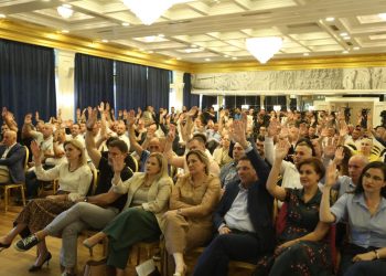 PD zyrtare mbledh Këshillin Kombëtar, 124 anëtarë të përjashtuar –