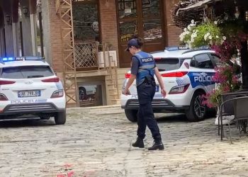 Konflikt mes dy pronarëve të lokaleve në Elbasan, njëri përfundon i plagosur rëndë në spital –