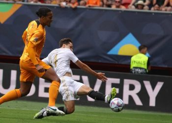 Holanda zhgënjen përsëri publikun e saj, Italia i merr medaljen e bronztë –