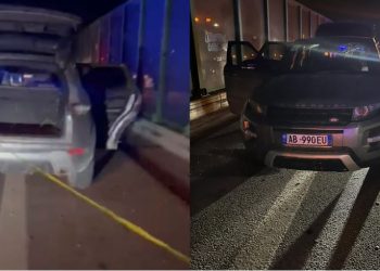 Hyn të blejë në market, ia vjedhin makinwn brenda pak sekondave