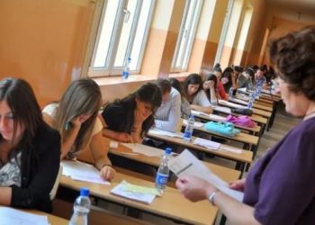 I njëjti problem! Teza e anglishtes përfundon në ueb –