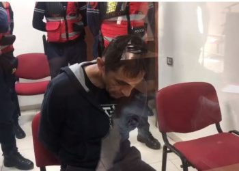 Plagosi me thikë bashkëshorten në Korçë, lihet në burg 46 vjeçari –