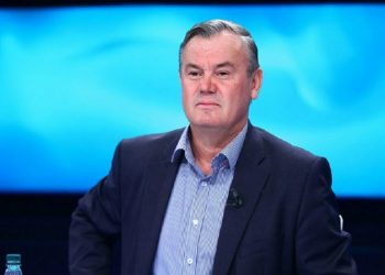 “Vit i madh arrestimesh, po hetohet edhe një oligark”, çfarë paralajmëron Nikoll Lesi –