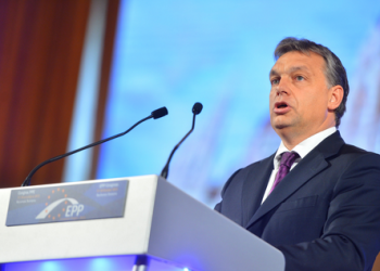 Po planifikon të nxisë një krizë tjetër emigrantësh –