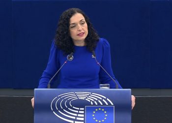 “Shtëpia s’mbahet pa miq”, Osmani e nis fjalimin para PE-së me fjalët e Rugovës –