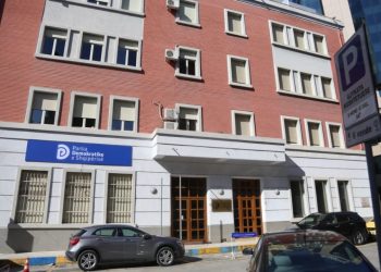 Kush mund të garojë për të qenë në krye të PD-së? Ja kushtet –