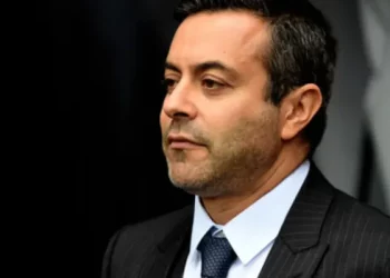 Ka përdorur stadiumin si kolateral për blerjen e Sampdorias, tifozët e Leeds zemërohen me Radrizzanin –