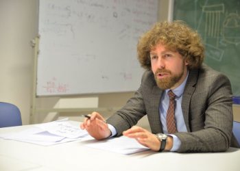 U hodhën 48 mln euro, u kthye në fabrikë letrash –