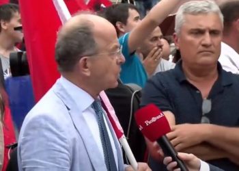 Bashkohu me Kurtin, Kosova në gjendje lufte –