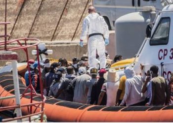 225 emigrantë zbarkuan në Itali, në pak orë –