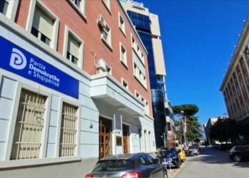 Gara për kryetar/ Vijojnë dorëheqjet në kryesinë e Partisë Demokratike –