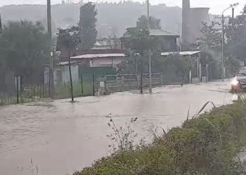 Moti i keq godet Vlorën, përmbytje dhe rrugë të bllokuara –