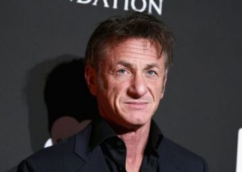 Sean Penn puth në publik partneren, ja kush është e dashura 20 vite më e re e aktorit të famshëm –