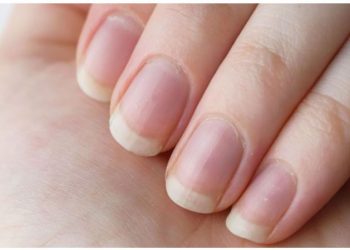 Thonjtë mund ta tregojnë fare mirë moshën tonë, por si? –