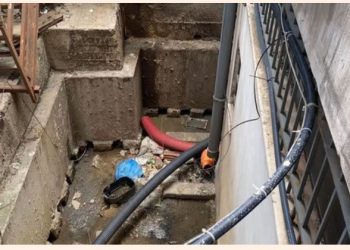 Vendstrehimi i pallatit plot ujëra të zeza, mushkonjat bëjnë kërdinë –