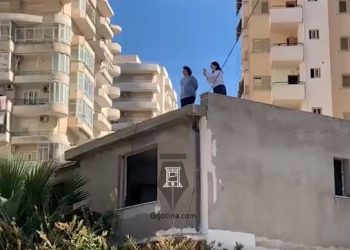 IMT shemb banesënnë Vlorë, Policia e tërheq zvarrë me forcë banoren –