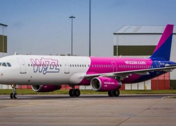 Udhëtarët në panik, avioni i Wizz Air i nisur nga Tirana drejt Lionit shpall emergjencë në fluturim –