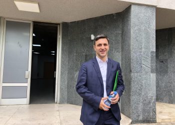 U vra në landfill –