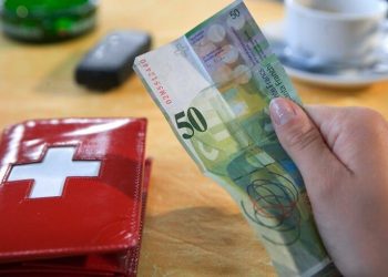 Zvicra, vendi ku nuk ka pabarazi në paga mes burrave dhe grave –