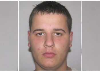 FOTO/ Ky është i riu që u ekzekutua mbrëmë në oborrin e shtëpisë –