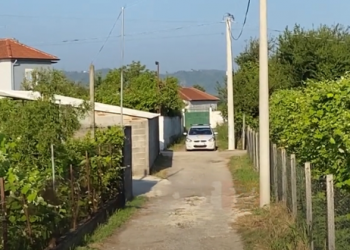 Atentati mafioz në Krujë/ Shoqërohen 3 persona në polici, kontrolle në banesat e tyre –