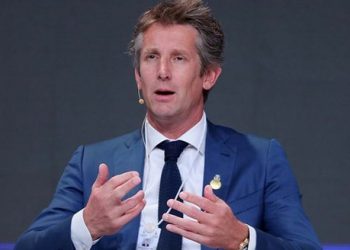 Gjendja e Van der Sar mbetet delikate, Ajaxi del me njoftim në rrjetet sociale –