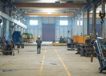 Rënia e euros dobëson prodhimin në fabrika –