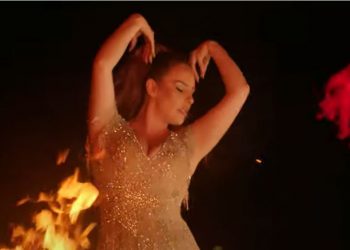 Anxhela Peristeri publikon këngën e saj më të re –